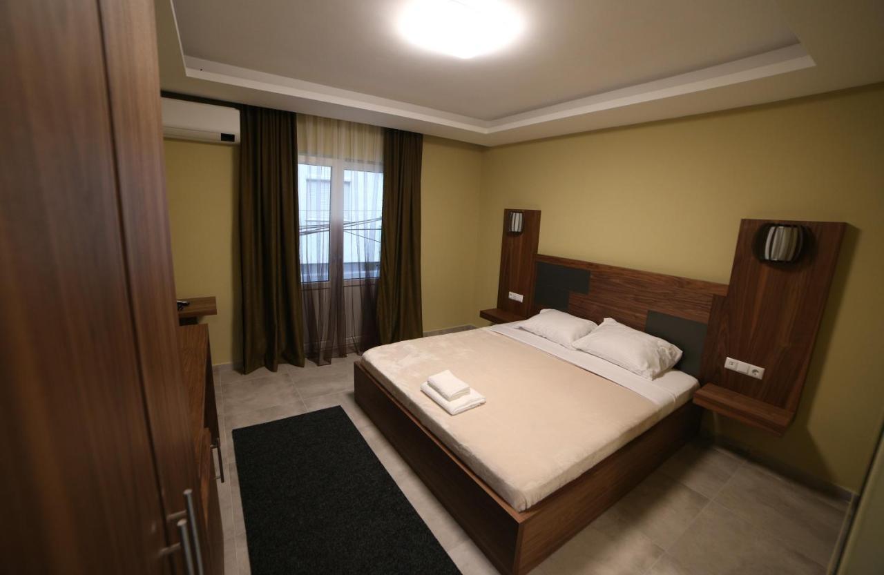 Hotel Centrum Titova Mitrovica Kültér fotó